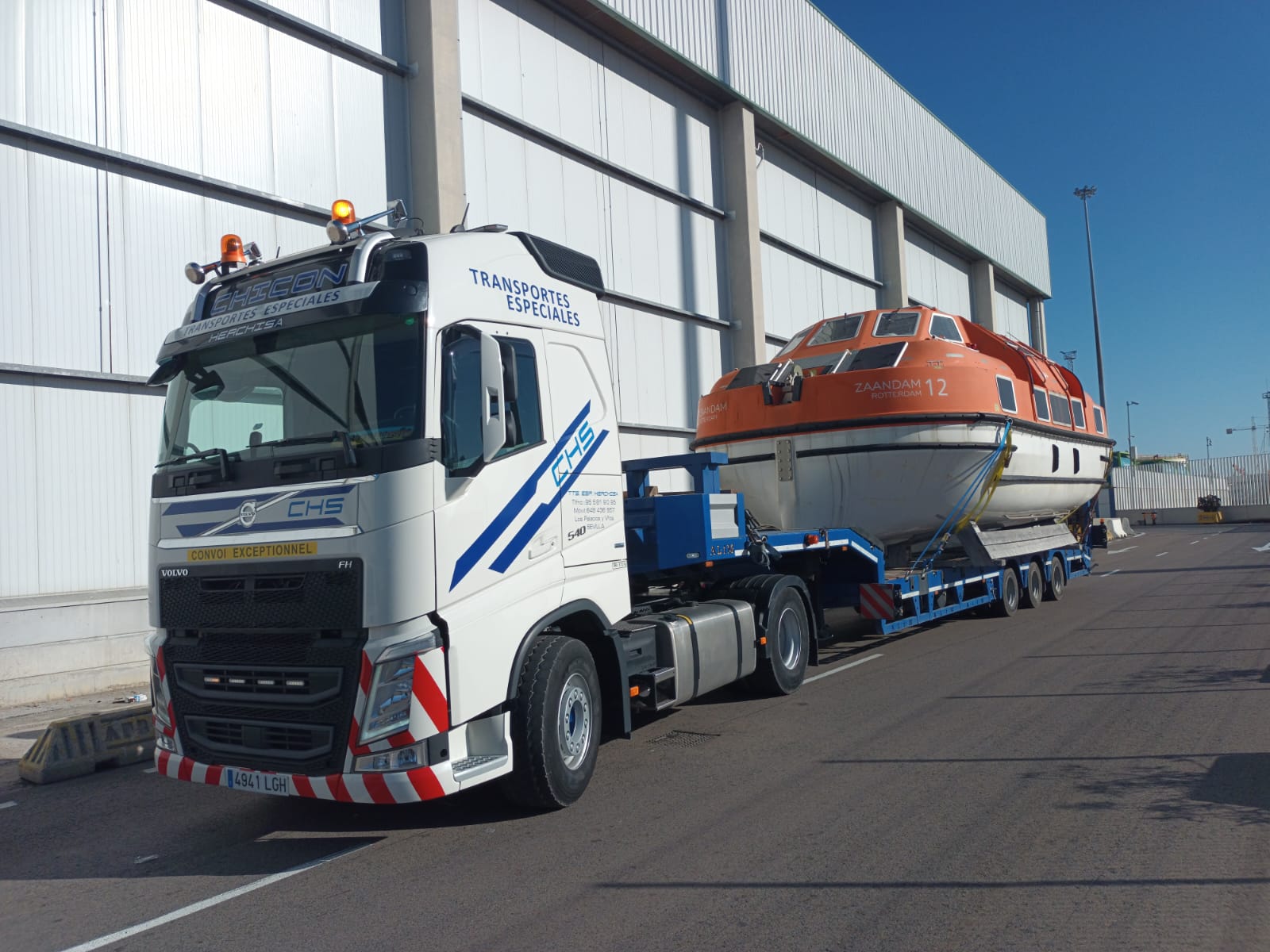 Transporte especial de barcos - CHICÓN