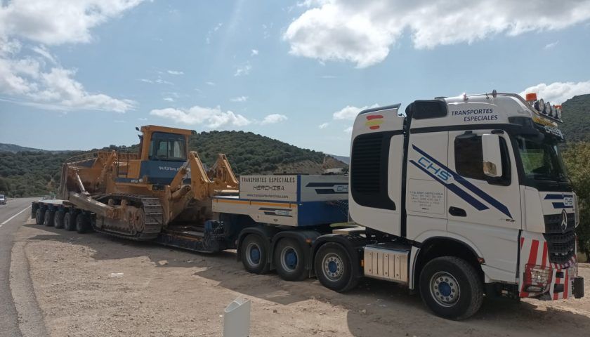 Transporte especial de bulldozer - CHICÓN
